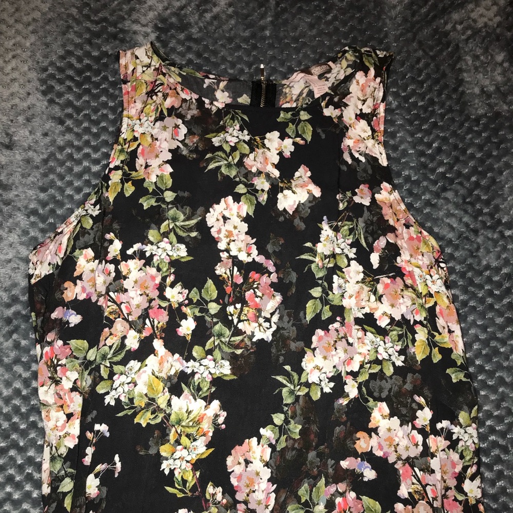 🌺🌸Sleeveless Tank🌸🌺